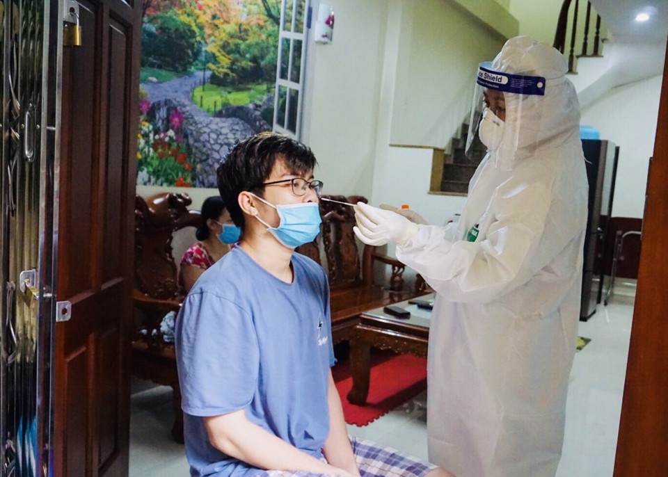 Hà Nội: Xét nghiệm 31 F1 liên quan 2 bệnh nhân Covid-19 tại ngõ 47 Khương Trung, quận Thanh Xuân - Ảnh 1