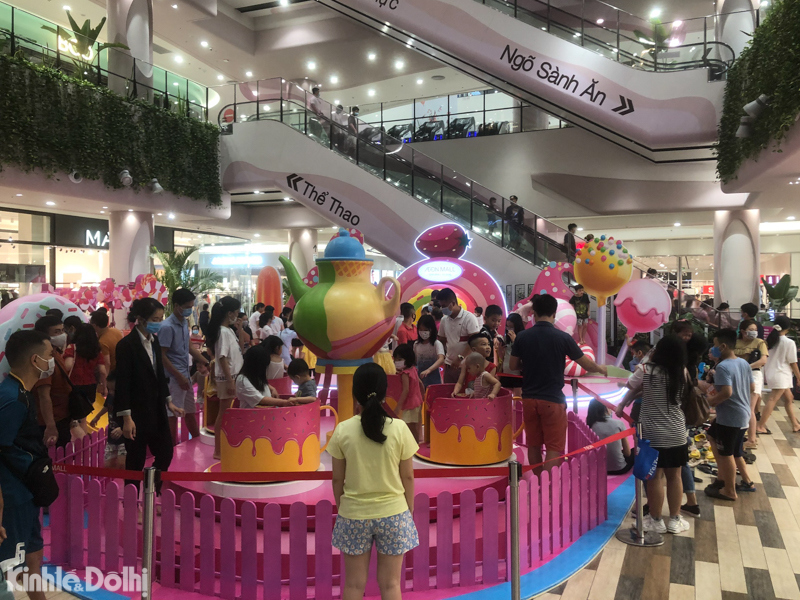 [Ảnh] Hà Nội: "Biển người" ăn, uống nhộn nhịp như chưa hề có dịch tại Aeon Mall Hà Đông - Ảnh 11