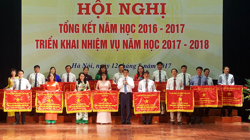 Chủ tịch Nguyễn Đức Chung: Giải quyết dứt điểm hiện tượng quá tải ở một số trường - Ảnh 1