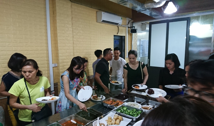Mùa Vu Lan, nhộn nhịp trong quán ăn chay ở Hà Nội - Ảnh 1