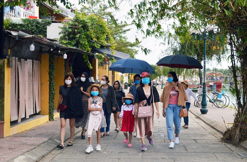 Thí điểm "hộ chiếu vaccine": Cơ hội phục hồi cho du lịch Việt - Ảnh 1