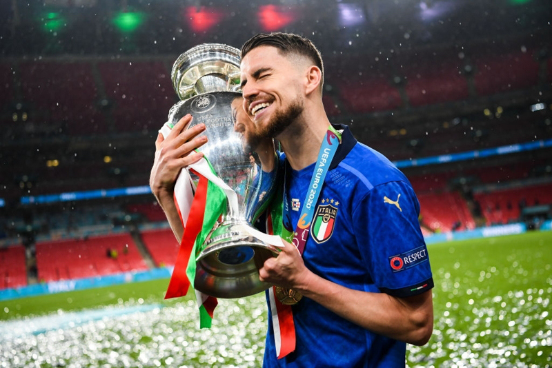 Màn ăn mừng đầy cảm xúc của các cầu thủ Italy khi đăng quang tại EURO 2020 - Ảnh 11