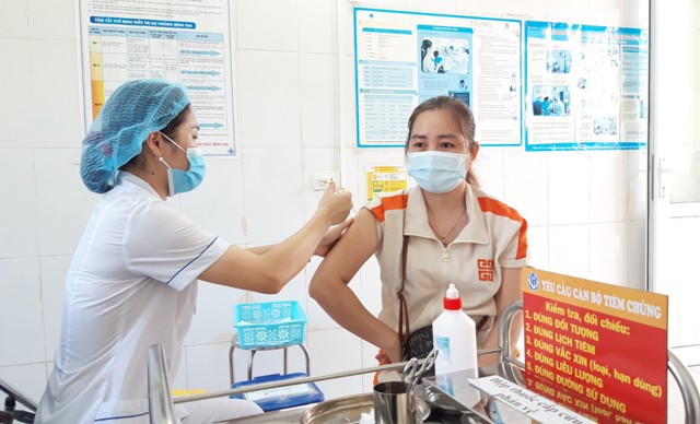 15.789 người dân huyện Phú Xuyên hoàn thành tiêm vaccine phòng Covid-19 đợt 5 - Ảnh 1
