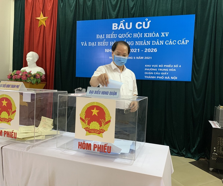 Trưởng Ban Dân vận Thành ủy Hà Nội Nguyễn Doãn Toản: "Hạnh phúc với lá phiếu cử tri" - Ảnh 3