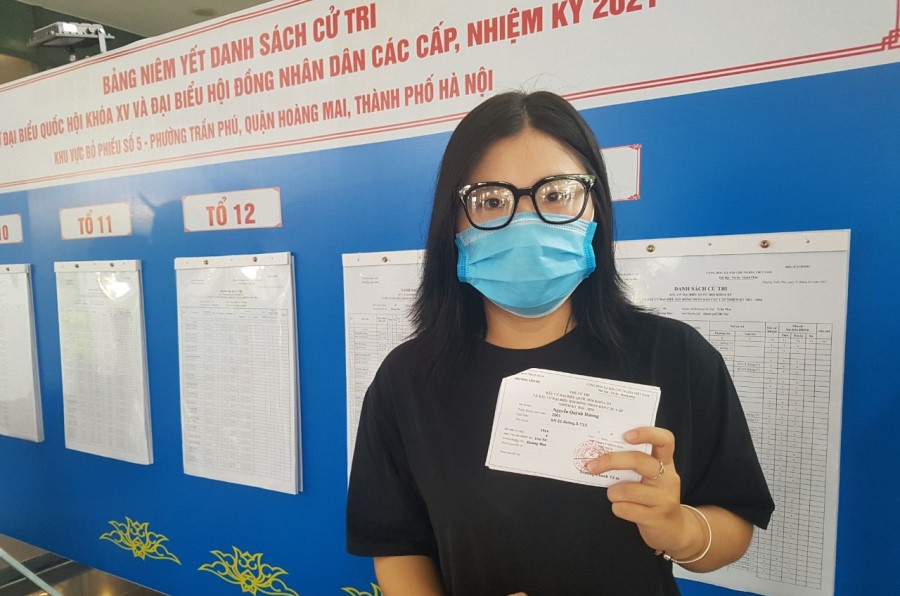 Cử tri tại quận Hoàng Mai - nơi đông dân nhất Thủ đô đi bầu cử trong không khí náo nức, an toàn - Ảnh 7