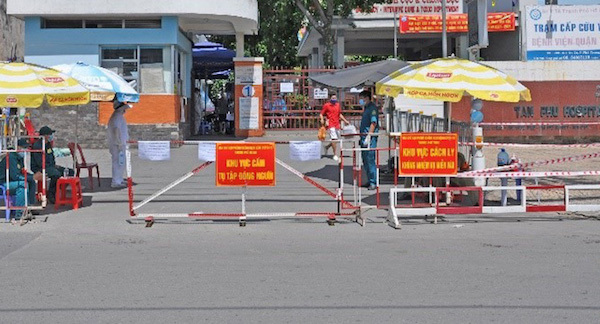 TP Hồ Chí Minh: 2 nhân viên Bệnh viện quận Tân Phú dương tính với virus SARS-CoV-2 - Ảnh 1