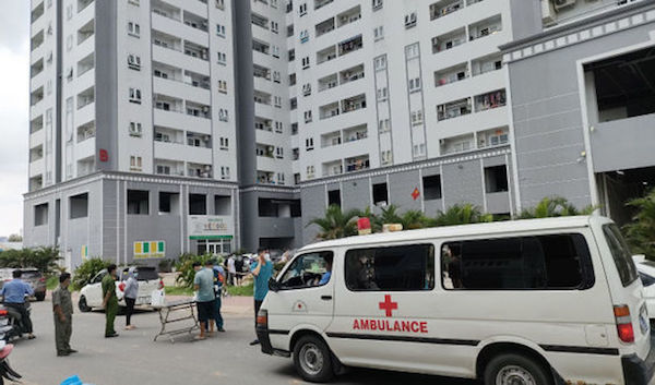 TP Hồ Chí Minh: Phong tỏa tạm thời một tòa nhà chung cư ở Quận 8 vì 2 ca nghi mắc Covid-19 - Ảnh 1
