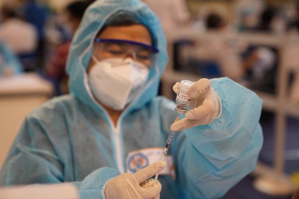 TP Hồ Chí Minh: Chuẩn bị tiêm 1,1 triệu liều vaccine Covid-19 trong 2-3 tuần - Ảnh 1