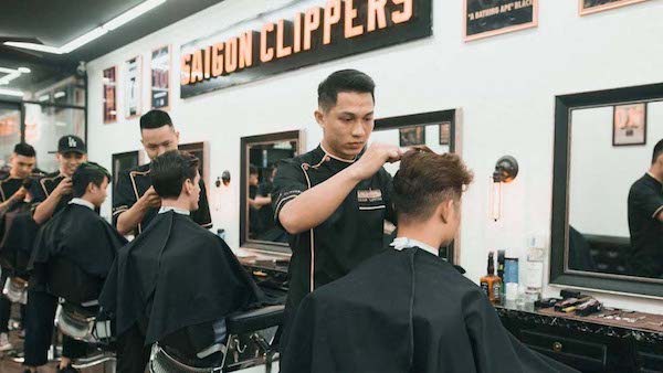 TP Hồ Chí Minh: Tạm dừng dịch vụ cắt tóc, làm đẹp để phòng dịch Covid-19 - Ảnh 1