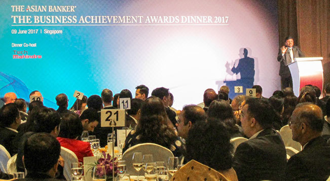 Vietcombank nhận 3 giải thưởng của The Asian Banker - Ảnh 2