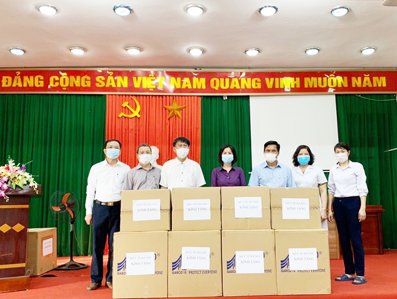 Sở Y tế Hà Nội tặng phương tiện chống dịch cho xã Hiệp Thuận, Phúc Thọ - Ảnh 1