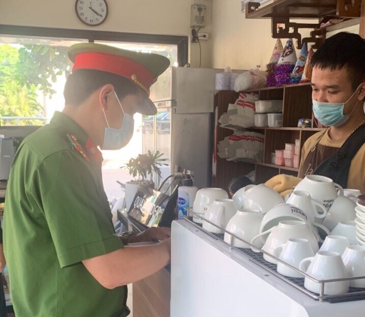 Chùm ảnh: Quận Thanh Xuân chấp hành nghiêm, dừng các hoạt động kinh doanh dịch vụ không thiết yếu - Ảnh 4