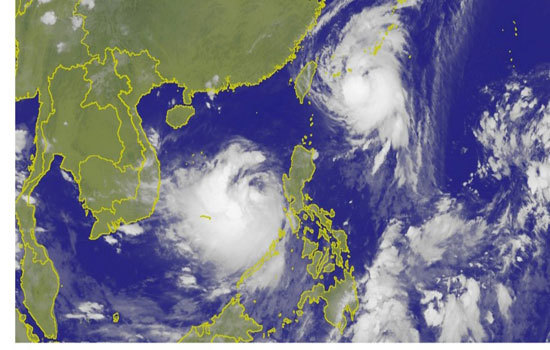 Siêu bão kép Talim và Doksuri đe dọa đổ bộ Trung Quốc - Ảnh 1