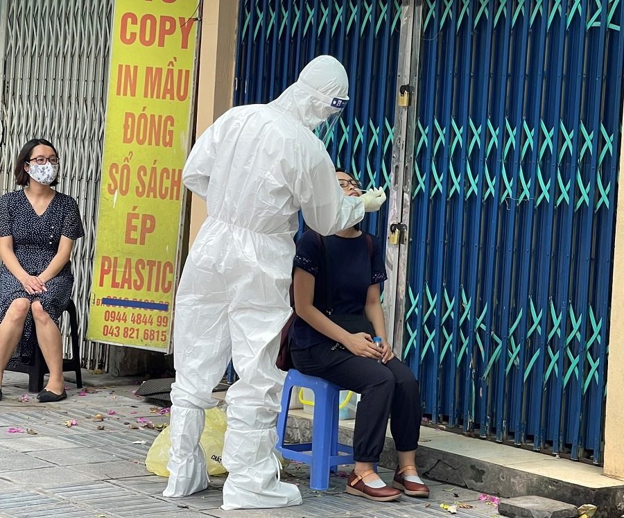 Hà Nội: Nhanh chóng xác định các F1, tìm người đã đến những địa điểm liên quan ca bệnh Covid-19 tại phố Tô Hiến Thành - Ảnh 2