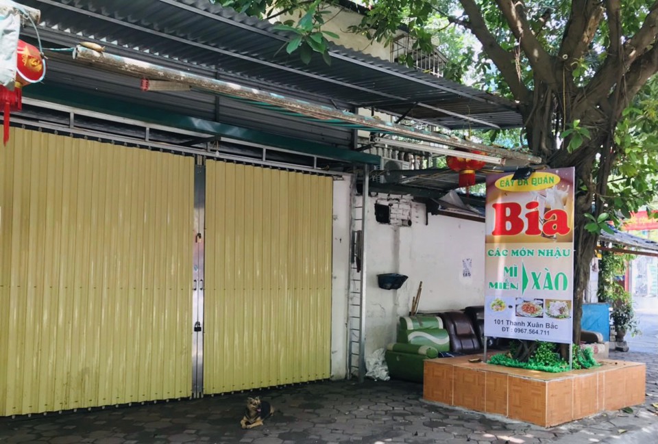Chùm ảnh: Hàng quán bia hơi trên địa bàn quận Thanh Xuân chấp hành quy định đóng cửa để phòng dịch - Ảnh 5