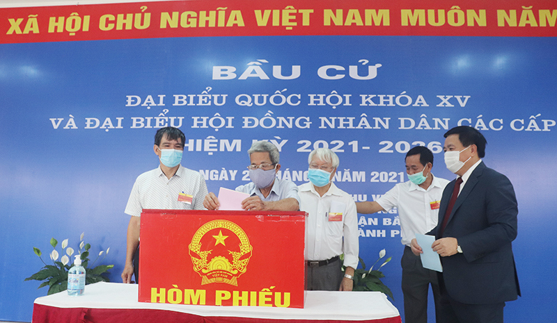 Hơn 5,4 triệu cử tri Thủ đô Hà Nội náo nức đi bầu cử đại biểu Quốc hội và HĐND các cấp nhiệm kỳ 2021 - 2026 - Ảnh 16