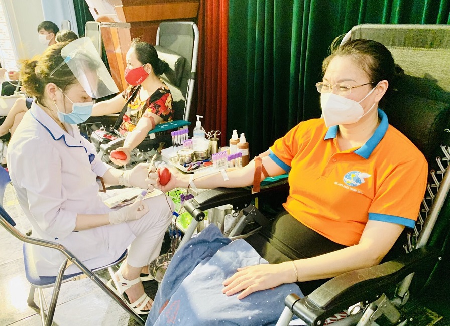 Chùm ảnh: Phụ nữ quận Thanh Xuân hiến máu an toàn giữa mùa dịch - Ảnh 6