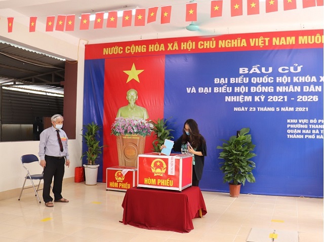 Hơn 5,4 triệu cử tri Thủ đô Hà Nội náo nức đi bầu cử đại biểu Quốc hội và HĐND các cấp nhiệm kỳ 2021 - 2026 - Ảnh 23