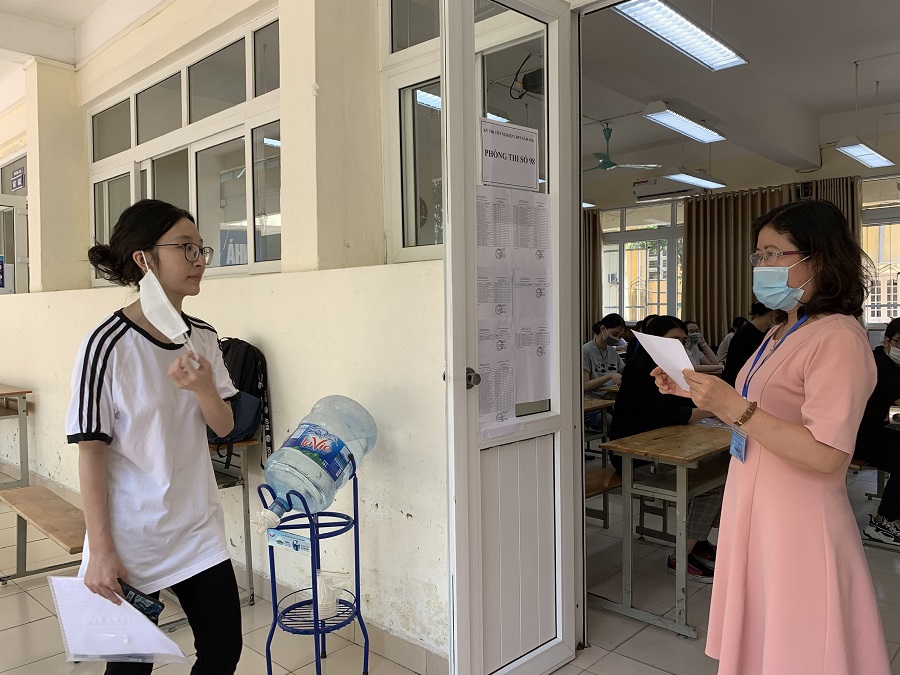 Hà Nội: Thí sinh làm thủ tục dự thi trong điều kiện đảm bảo phòng chống dịch - Ảnh 5