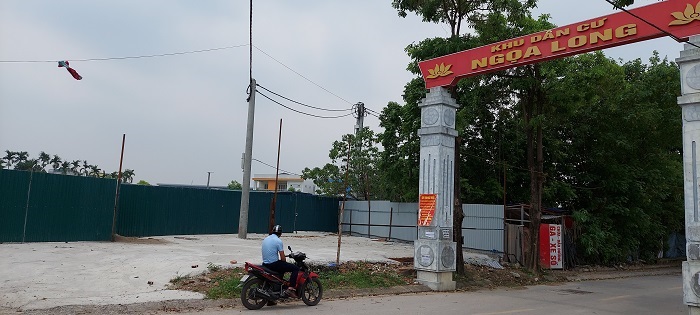 Phường Minh Khai, quận Bắc Từ Liêm: Cho doanh nghiệp xây bãi đỗ xe khi chưa được phép? - Ảnh 1