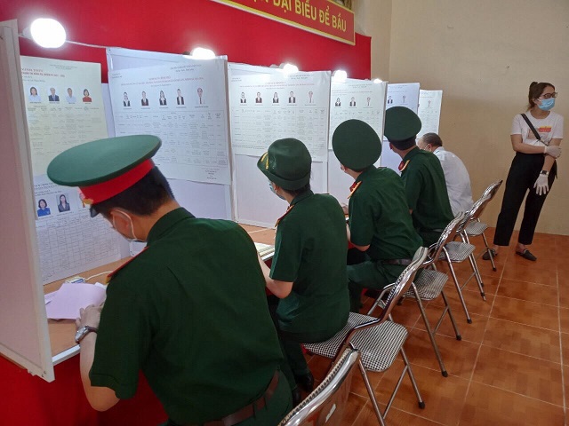 Hơn 5,4 triệu cử tri Thủ đô Hà Nội náo nức đi bầu cử đại biểu Quốc hội và HĐND các cấp nhiệm kỳ 2021 - 2026 - Ảnh 42