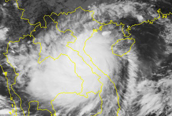 Toàn cảnh bão số 10 tàn phá miền Trung, Hà Tĩnh - Quảng Bình thiệt hại nặng nề - Ảnh 22