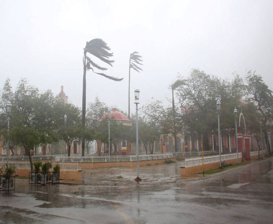 Siêu bão Irma phá nát phía bắc Cuba, đe dọa tấn công bang Florida - Ảnh 2