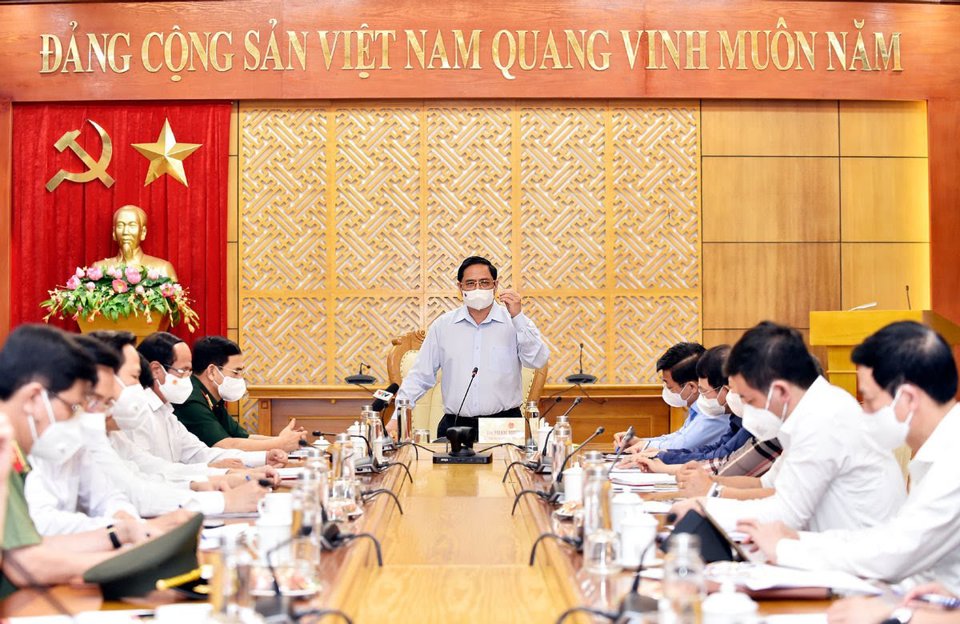 Thủ tướng vào tâm dịch Bắc Giang, kiểm tra, động viên lực lượng tuyến đầu - Ảnh 1