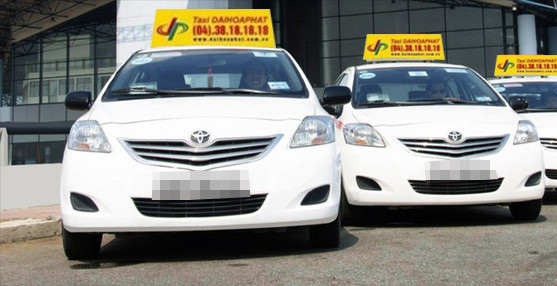 Taxi “chui” bắt chẹt khách nước ngoài tại Hà Nội: Hệ lụy từ lỗ hổng quản lý - Ảnh 1