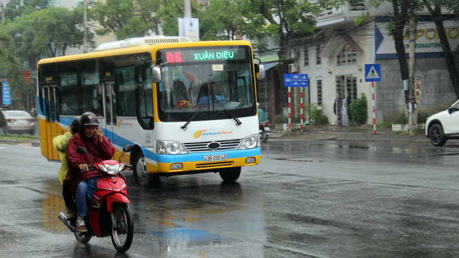 Xe buýt nội thành Đà Nẵng chạy mãi vẫn vắng khách - Ảnh 2
