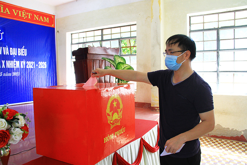 Gần 750.000 cử tri Đà Nẵng nô nức đi bầu cử - Ảnh 9