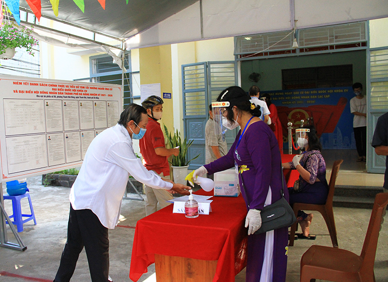 Gần 750.000 cử tri Đà Nẵng nô nức đi bầu cử - Ảnh 5