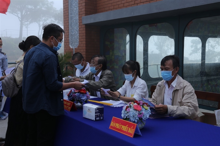 Gần 700 cử tri tại núi Bà Tây Ninh đã bầu cử như thế nào? - Ảnh 4