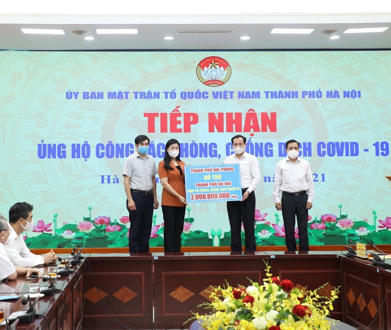 Ủy ban MTTQ Việt Nam TP Hà Nội tiếp nhận hơn 7,1 tỷ đồng cho công tác phòng chống dịch Covid-19 - Ảnh 1