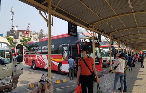 Hà Nội tạm dừng vận tải hành khách đến 14 tỉnh, thành phố - Ảnh 1