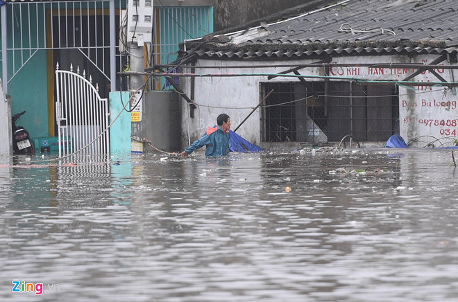 Toàn cảnh bão số 10 tàn phá miền Trung, Hà Tĩnh - Quảng Bình thiệt hại nặng nề - Ảnh 45