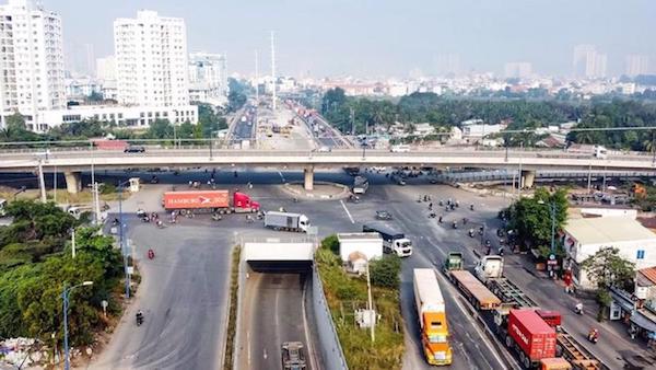 TP Hồ Chí Minh cần 137.000 tỷ đồng đầu tư công trình giao thông năm 2021 - Ảnh 1