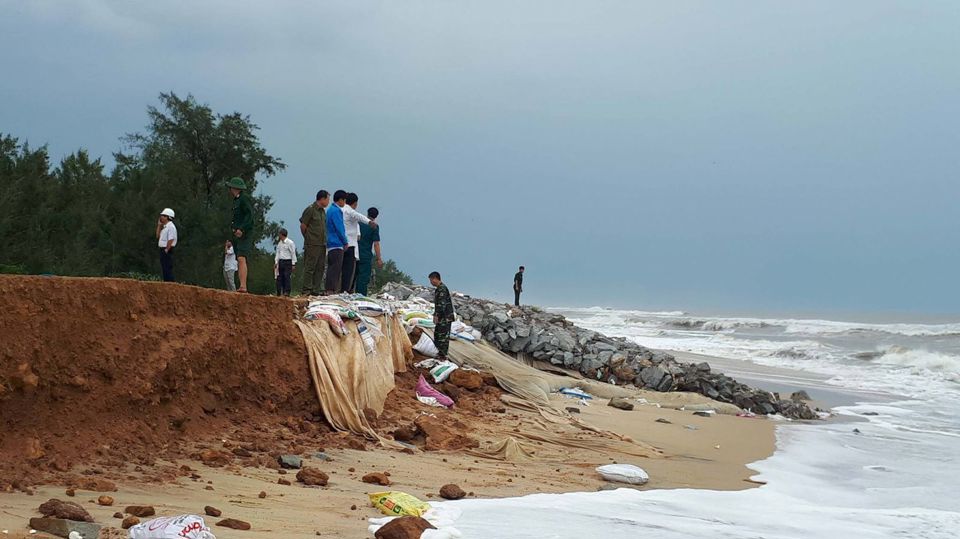 Toàn cảnh bão số 10 tàn phá miền Trung, Hà Tĩnh - Quảng Bình thiệt hại nặng nề - Ảnh 10