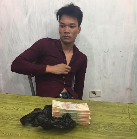 Đồn Biên phòng Tân Thanh bắt giữ đối tượng vận chuyển tiền giả - Ảnh 1