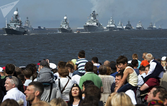 Ấn tượng với lễ diễu binh quy mô lớn chào mừng Ngày Hải quân Nga - Ảnh 6