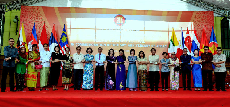 Lễ hội Vàng ASEAN tại Hà Nội: Tràn đầy tình đoàn kết hữu nghị - Ảnh 1
