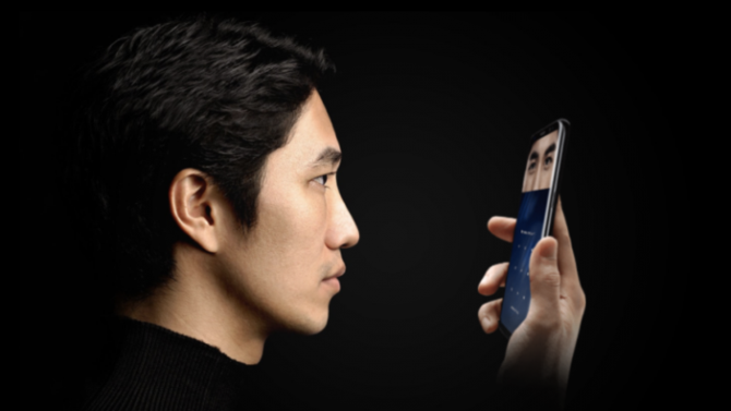 Bảo mật mống mắt của Galaxy S8 có thể phá bằng... hồ dán - Ảnh 1