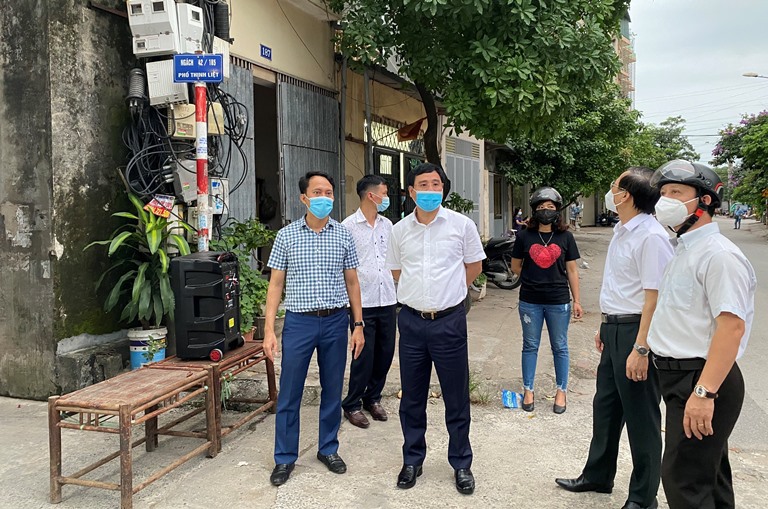 Quận Hoàng Mai: Phong tỏa toàn bộ các khu vực sinh sống của 3 ca nhiễm mới tại Công ty T&T - Ảnh 1