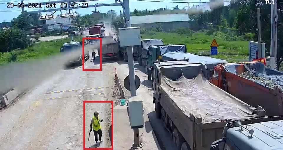 Đồng Nai: Tài xế vác dao đuổi chém nhân viên trạm thu phí BOT đường chuyên dụng mỏ đá Tân Cang - Ảnh 2