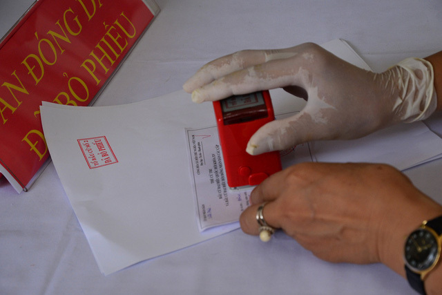 Bộ trưởng Bộ Y tế Nguyễn Thanh Long bỏ phiếu bầu cử tại quận Ba Đình - Ảnh 3