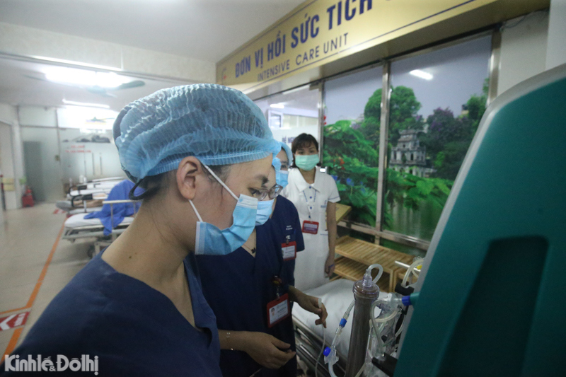 [Ảnh] 800 y, bác sĩ được tập huấn để vận hành Bệnh viện dã chiến điều trị bệnh nhân Covid-19 nặng tại Hà Nội - Ảnh 15