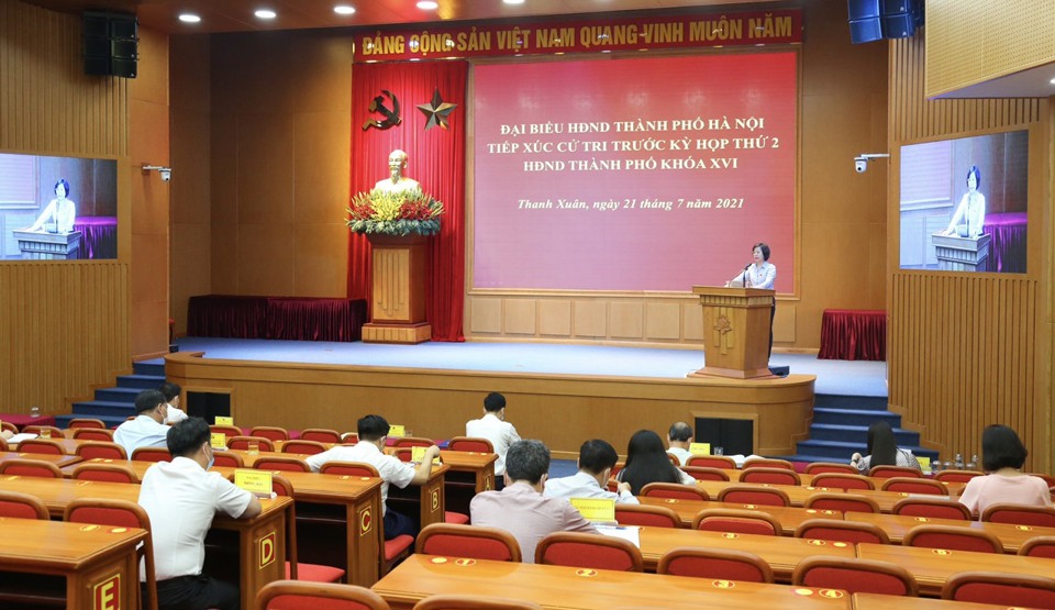 Trưởng Ban Tuyên giáo Thành ủy Bùi Huyền Mai và các đại biểu HĐND TP tiếp xúc cử tri quận Thanh Xuân - Ảnh 3