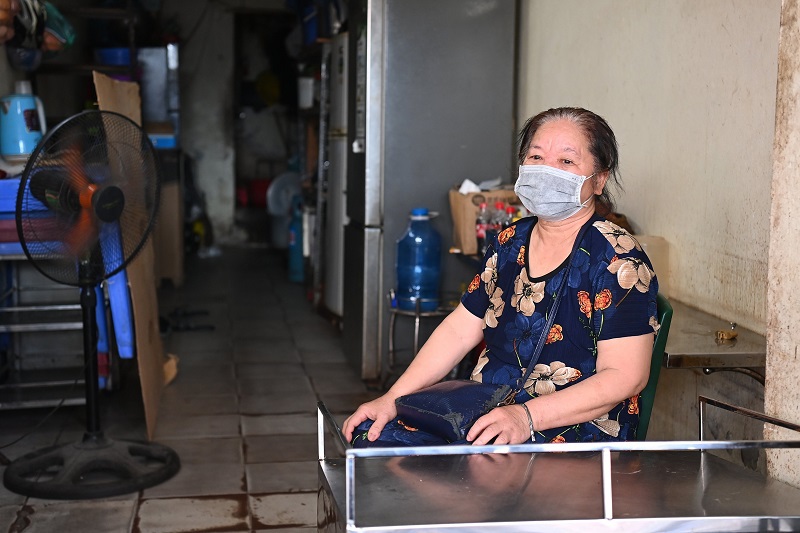 Quận Hoàn Kiếm, Hà Nội: Trao hỗ trợ đến người lao động tự do mất việc vì Covid-19 - Ảnh 4