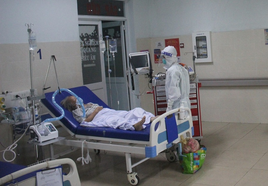 Thầy thuốc Thái Nguyên xung phong vào tâm dịch TP Hồ Chí Minh cứu bệnh nhân nặng - Ảnh 2