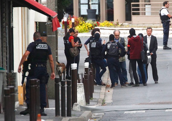 Cảnh sát Pháp phát hiện loại thuốc nổ được IS sử dụng tại Paris - Ảnh 1